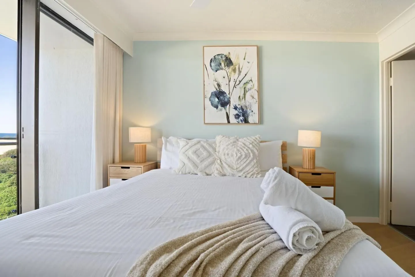 Pastel Drift - Beachfront Haven By Dining & Parks Gold Coast 0*,  Australia