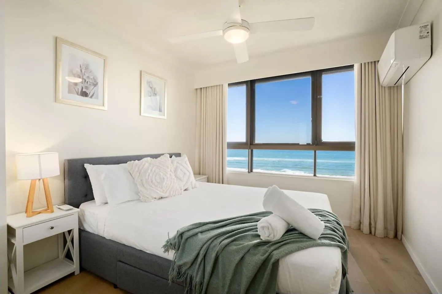 Apartment Pastel Drift - Beachfront Haven By Dining & Parks Gold Coast